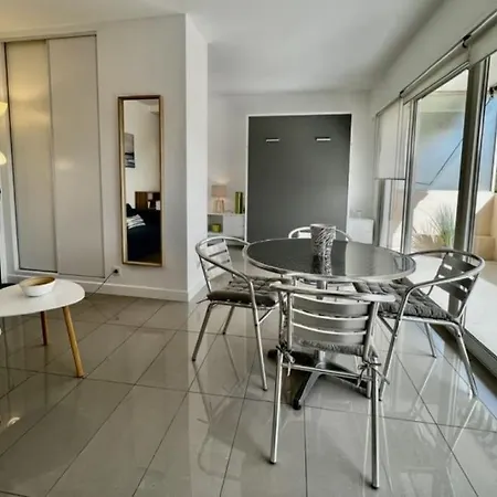 Cresp Palm Apartment *